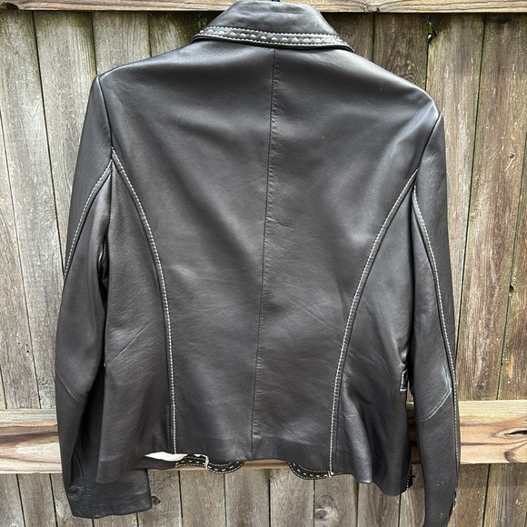 Tahari medium leather jacket!! - Picture 6 of 9